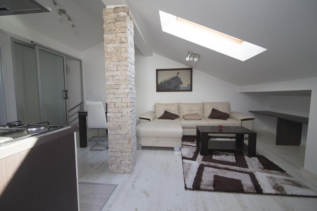 Apartment Skroce *