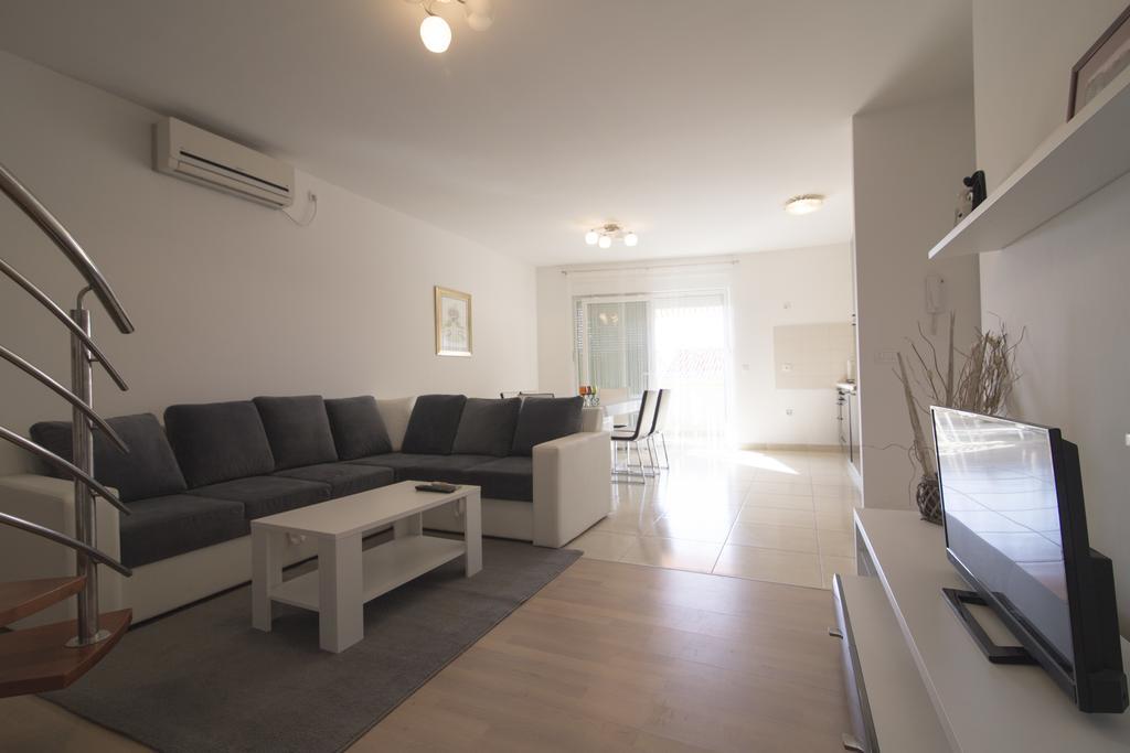 Apartment Skroce *